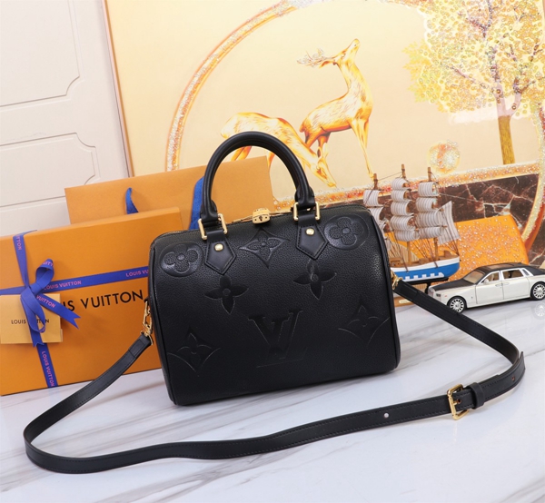 ルイヴィトンバッグ正面デザイン